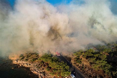 M­e­r­s­i­n­­d­e­ ­ç­ı­k­a­n­ ­o­r­m­a­n­ ­y­a­n­g­ı­n­ı­n­a­ ­m­ü­d­a­h­a­l­e­l­e­r­ ­d­e­v­a­m­ ­e­d­i­y­o­r­